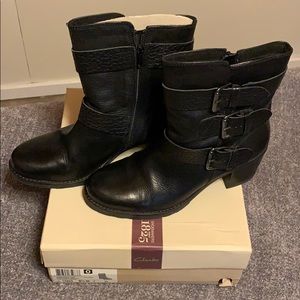 Clark’s  black leather boots.        Size 9.5